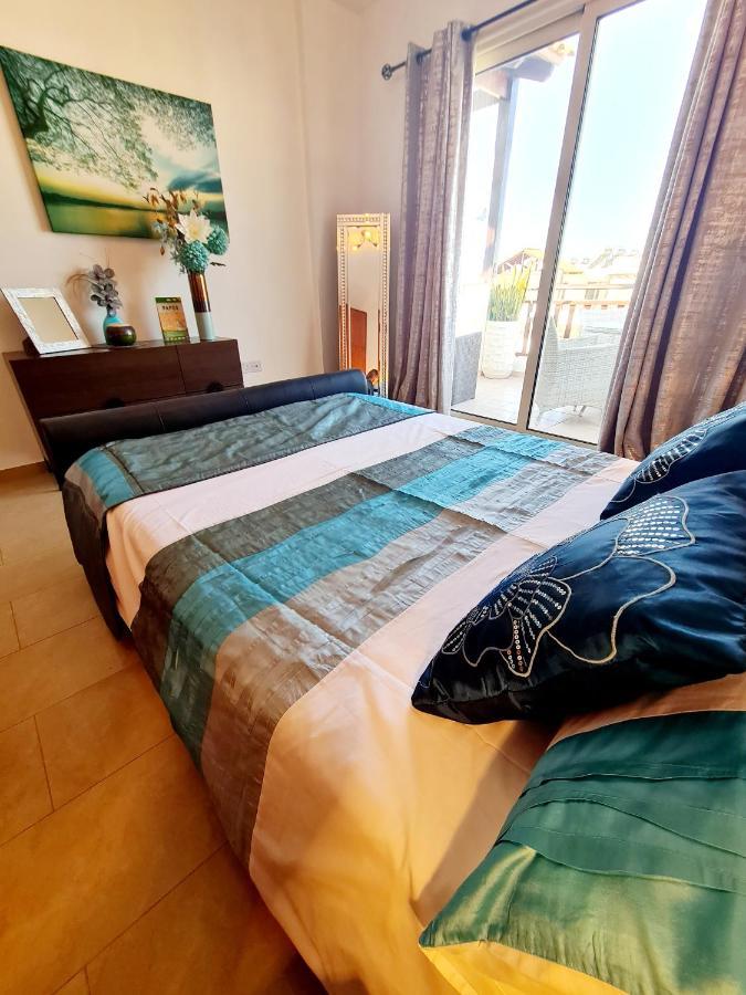Stunning Apartment C106 With Balcony Looking Over Pool Peyia Ngoại thất bức ảnh