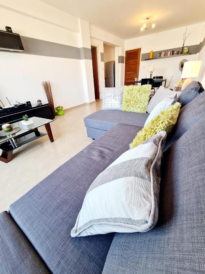 Stunning Apartment C106 With Balcony Looking Over Pool Peyia Ngoại thất bức ảnh