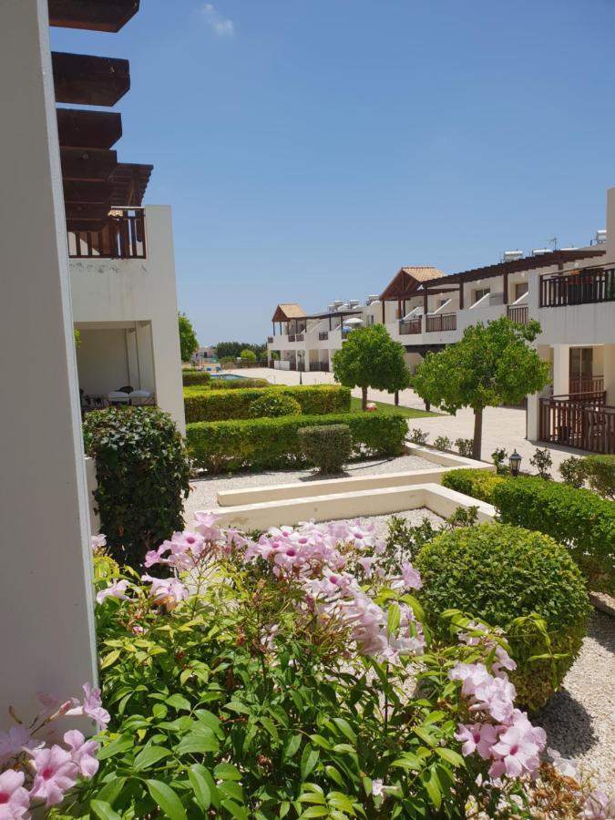 Stunning Apartment C106 With Balcony Looking Over Pool Peyia Ngoại thất bức ảnh